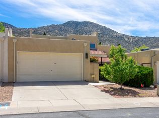 7 Pheasant Hill Dr NE, Albuquerque, NM 87111