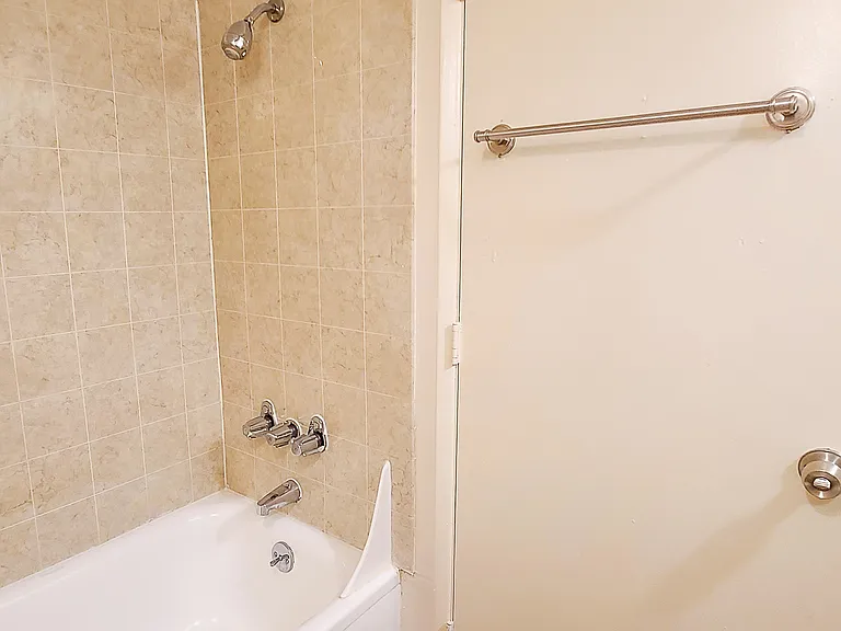 Stewart Apartments - Portland Oregon - Bathroom
