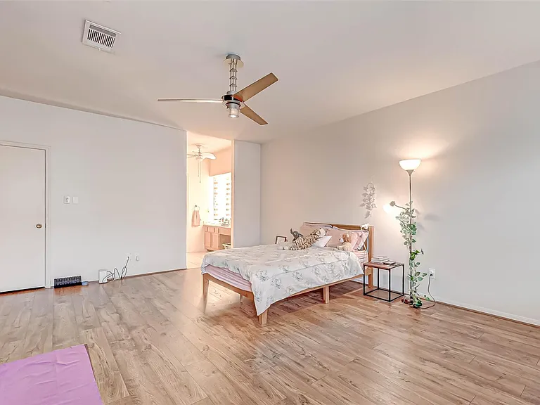 3780 Tanglewilde St #604 — Photo 35
