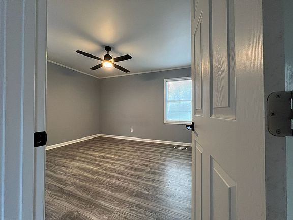 4th image of 2903 Skyline Rd