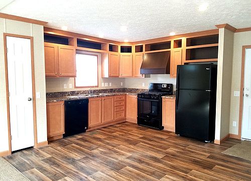 1st image of 9376 Evergreen Dr