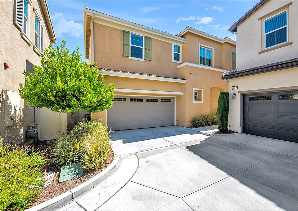 1st image of 40042 Calle Real