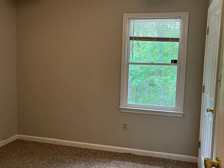 130 Beth Ct — Photo 12