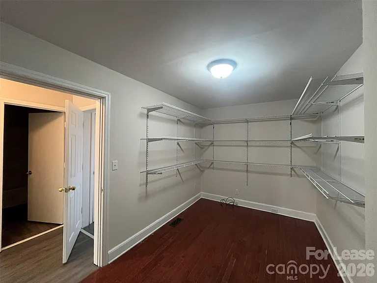 1120 Hensley Rd W — Photo 12