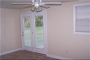 4th image of 205 Hallbrook Dr
