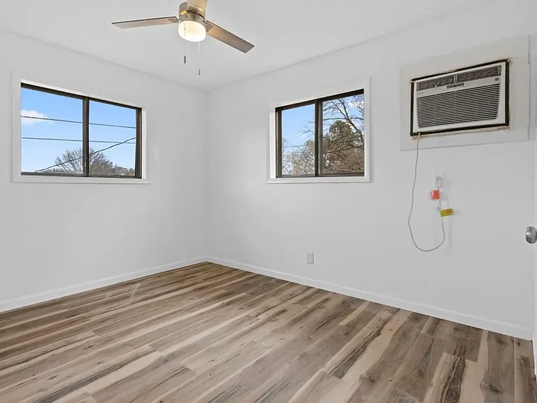 2216 Memorial Pkwy NW #B1 — Photo 12