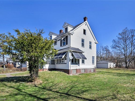 3rd image of 3427 E 121st St