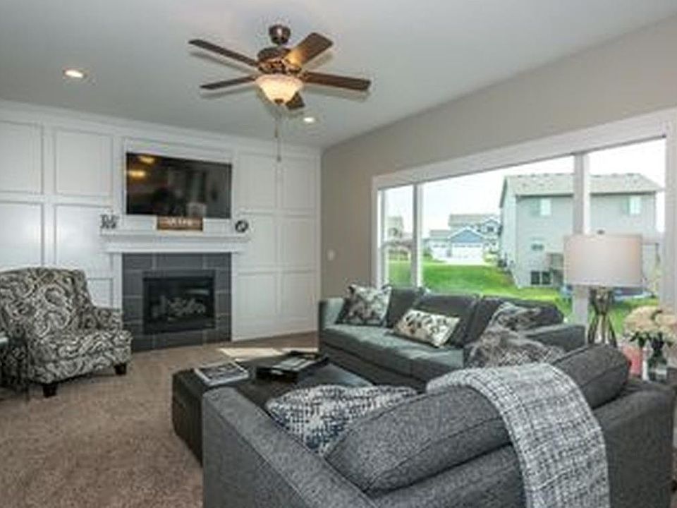 2nd image of 220 Dunham Dr