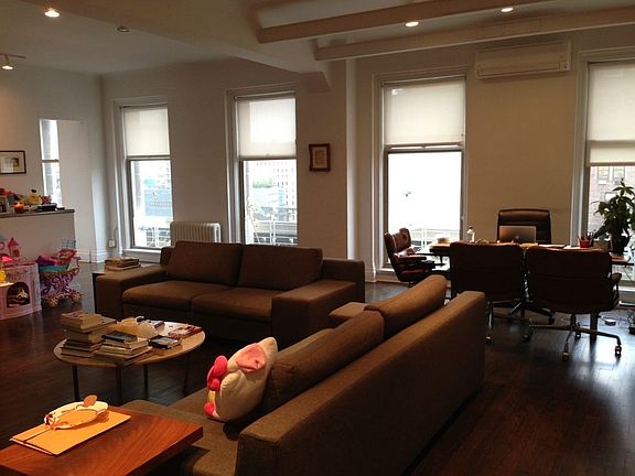 3rd image of 31 Union Sq W APT 10B