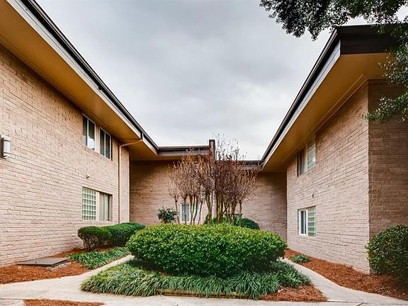 2nd image of 346 Carpenter Dr APT 39