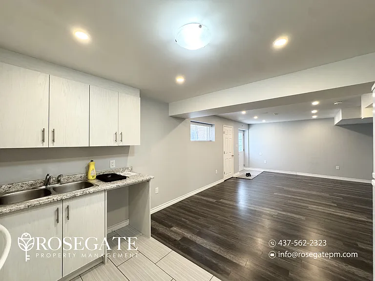 845 Spinning Wheel Cres #2 — Photo 5