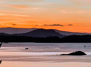 10930 Fernie Wynd Rd, North Saanich, BC V8L 5H8