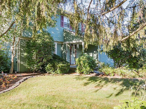 3rd image of 1266 Belle Meade Pl