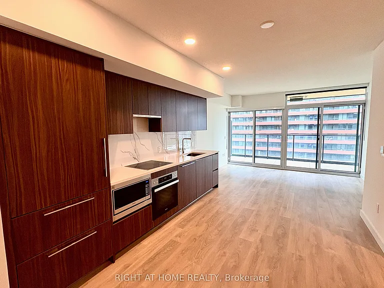 3 Concord Cityplace Way #828 — Photo 7