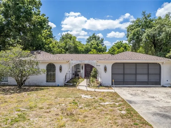 7500 Delaware Dr, Weeki Wachee, FL 34607