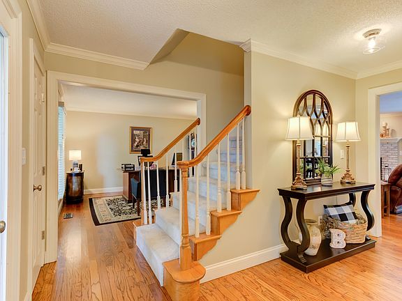 4th image of 735 Greengate Ct