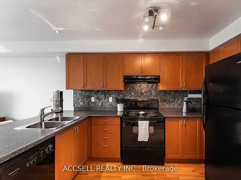 3400 Lake Shore Blvd W #229 — Photo 5