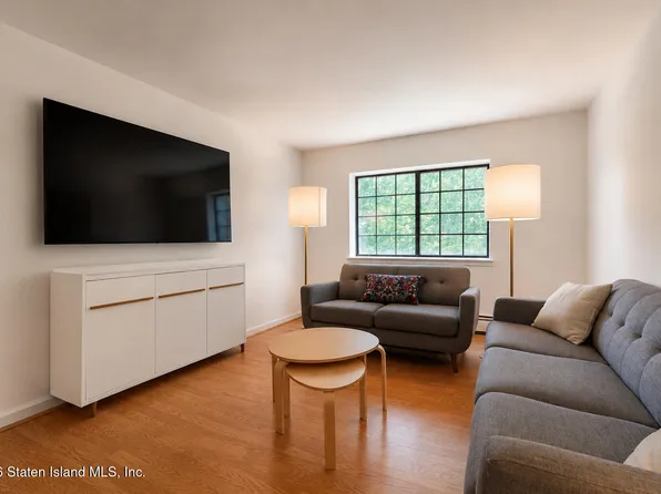 2 Elmwood Park Dr APT 206, Staten Island, NY 10314