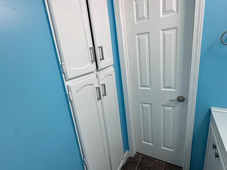 bathroom for rented rooms storage