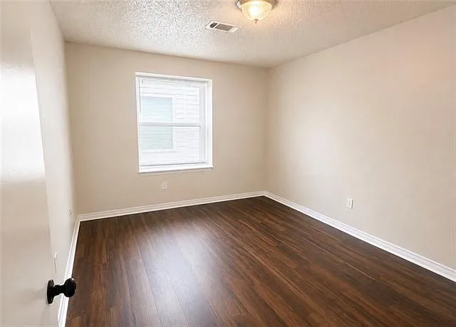 3324 Seine St #B — Photo 8