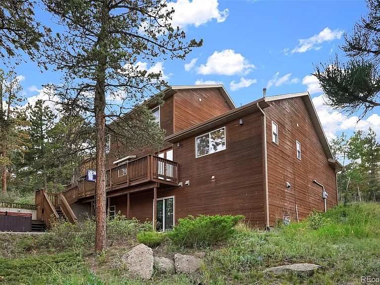 687 Crescent Lake Rd — Photo 2