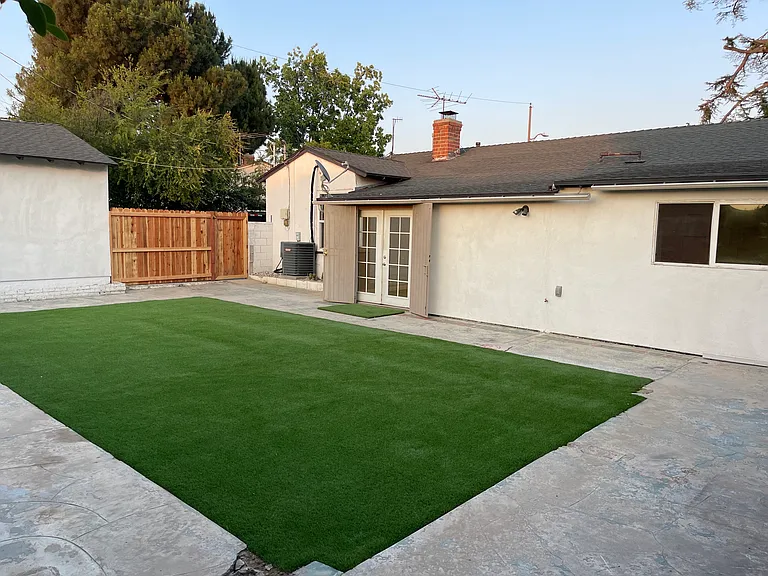 419 Saint Augustine Ave — Photo 18