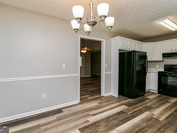 5th image of 460 Mountainview Dr