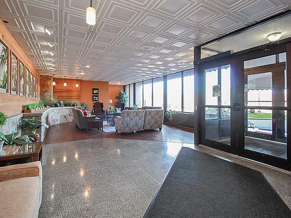 3rd image of 18501 Hilliard Blvd APT 404