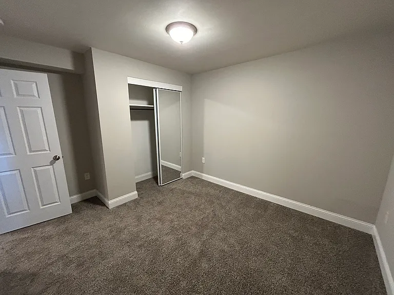 2907 E Sycamore St — Photo 2