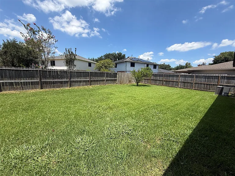 18023 Lago Forest Dr — Photo 20