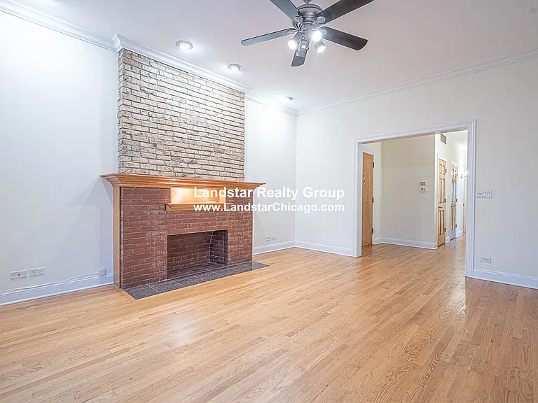 754 W Bittersweet Pl #3 — Photo 3