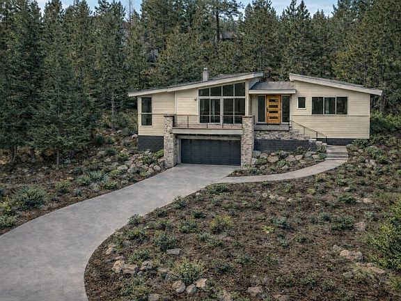 3rd image of 1327 NW Constellation Dr