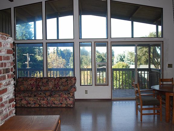 3rd image of 150 Siesta Dr