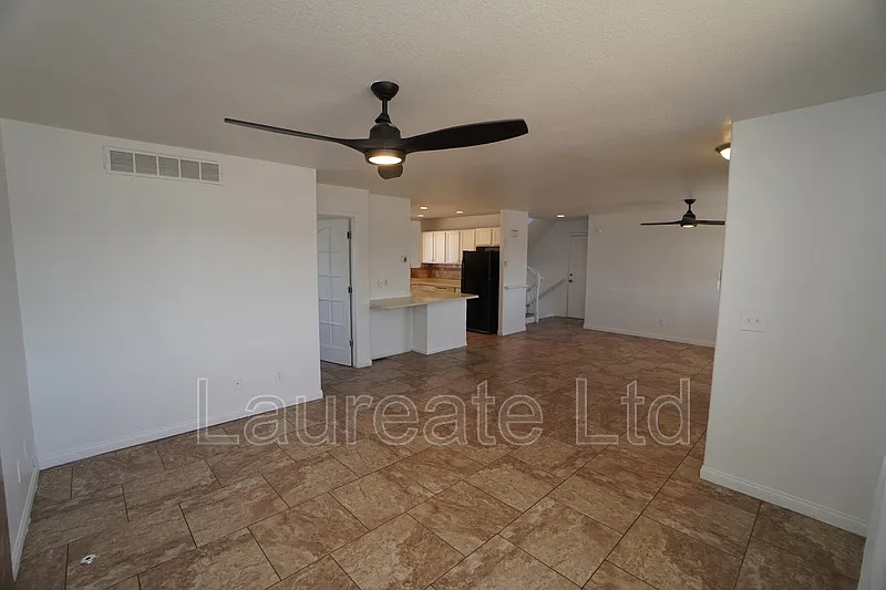 6 bed, 3.5 bath, 2250 sqft, $3,100 — Photo 4