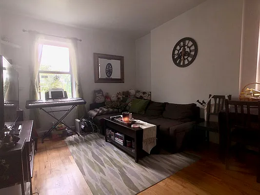 Rented by Corcoran | media 23