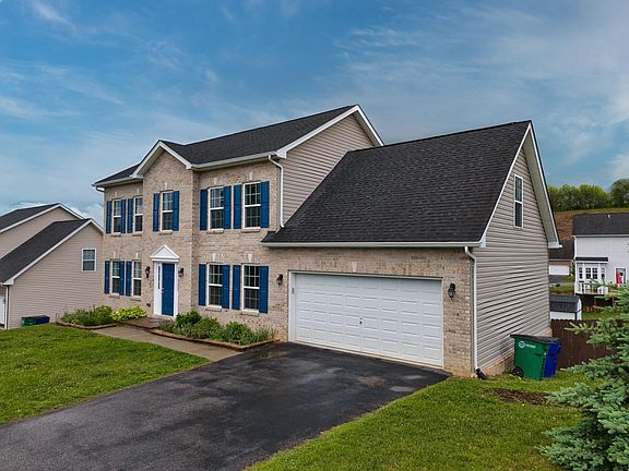 2nd image of 1480 Kensington Way