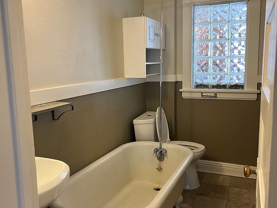2nd image of 622 N Logan St #3