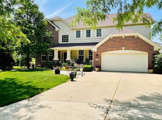 1690 Locke Ln, Vernon Hills, IL 60061
