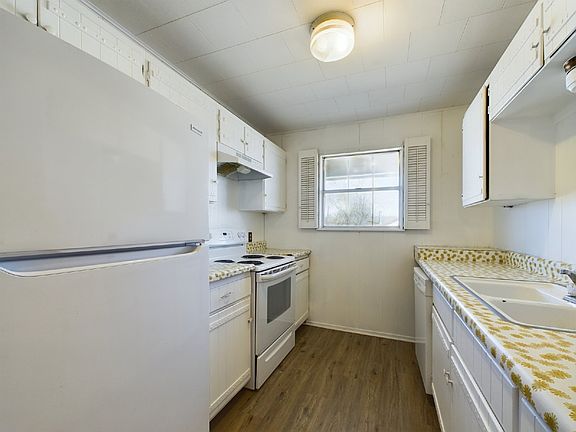 4th image of 167 Northwest Dr #10
