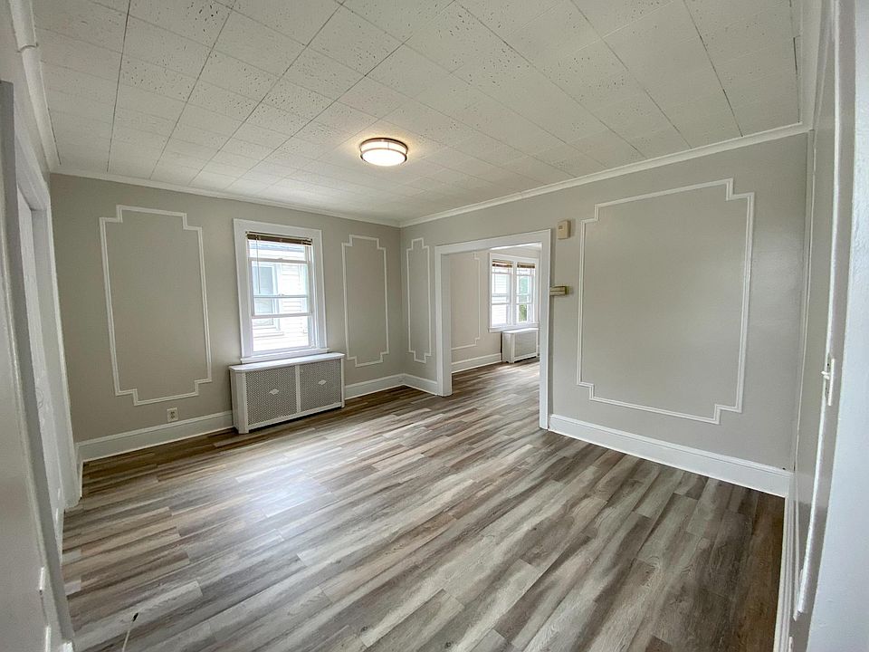 Cozy and Inviting Living Room