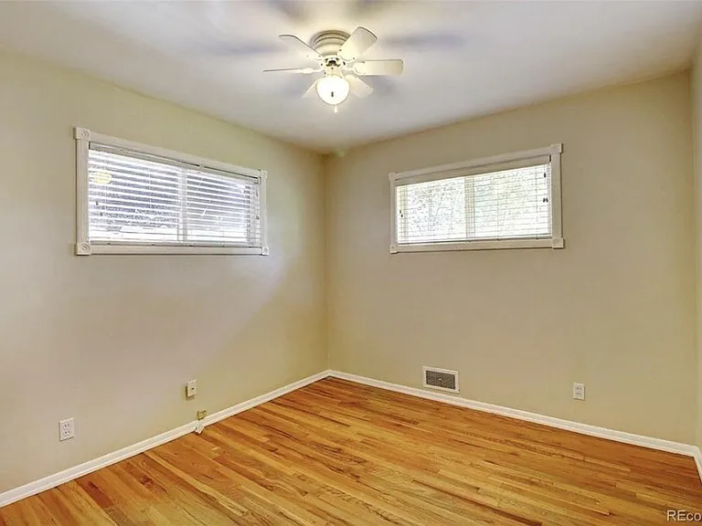 1385 Salem St — Photo 4