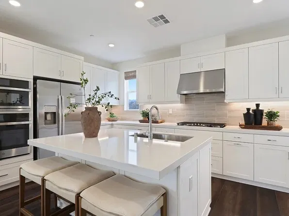 27420 Hackberry Pl, Valencia, CA 91381