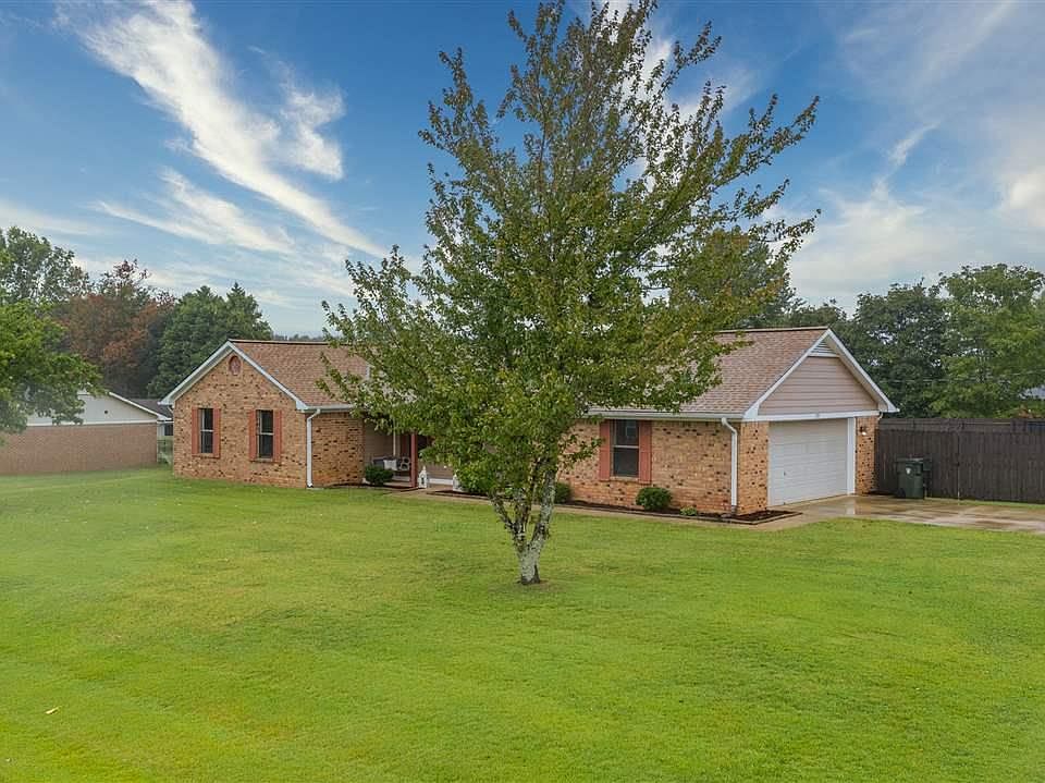 1st image of 120 Worthington Cir