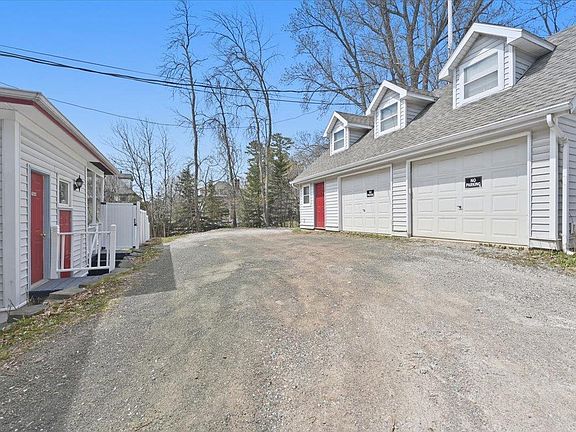 5th image of 1727 E Superior St
