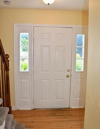 2nd image of 1102 Broadmoor Ct