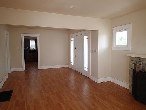 3rd image of 902 S Garnsey St