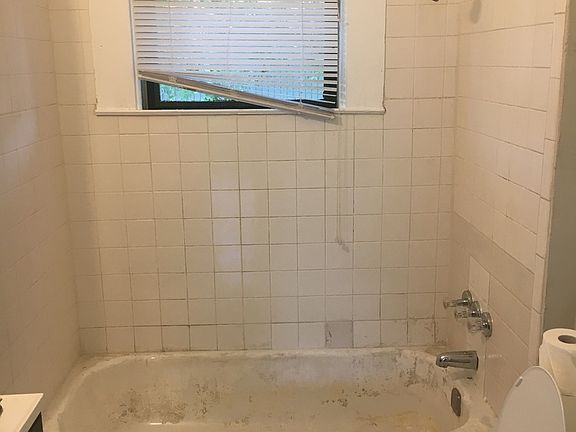 4th image of 122 Belmont