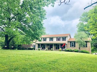 1002 Lake Colonial Dr, Arrington, TN 37014