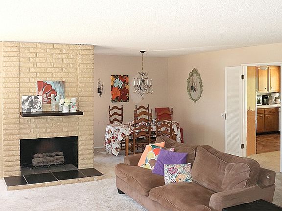 2nd image of 854 Grada Ave