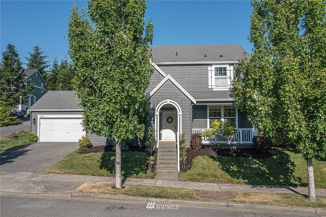 3 bed, 2270 sqft, $4,200 — Photo 1